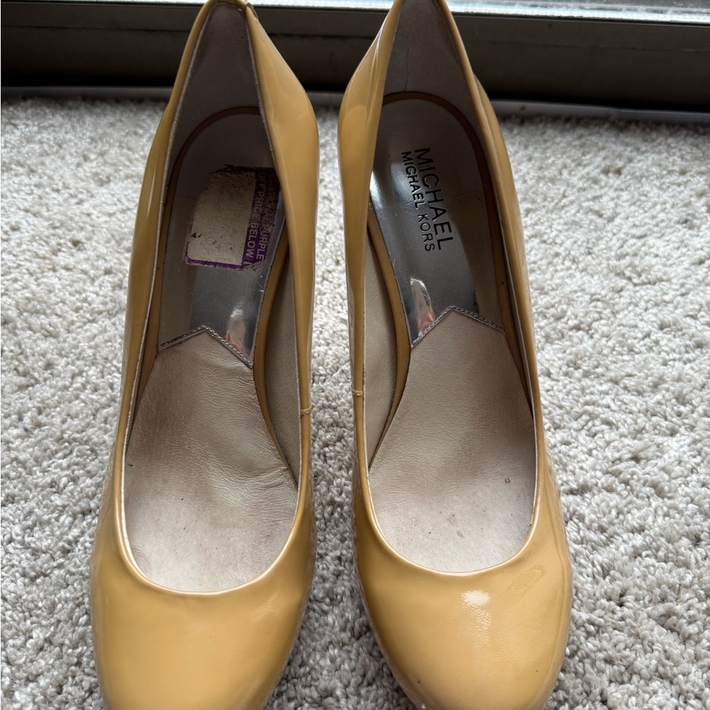 Michael Kors Yellow Heels Classic Design
